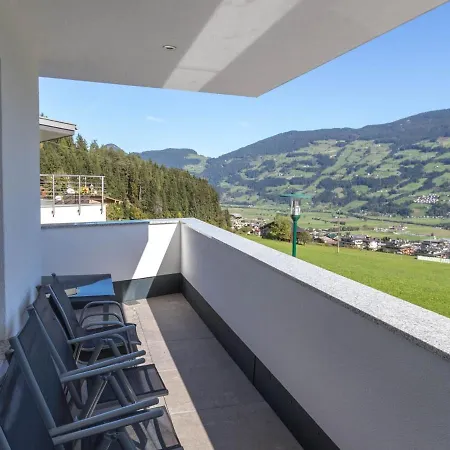 アパート Luxurious Apartment In F Genberg With Sauna フューゲンベルク